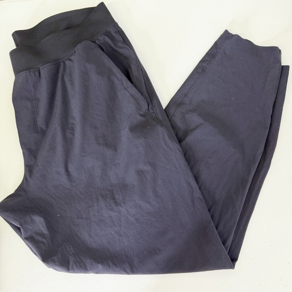 Lululemon Men’s Tapered Leg Pants Size XL Black Pull-On Style - Picture 1 of 8